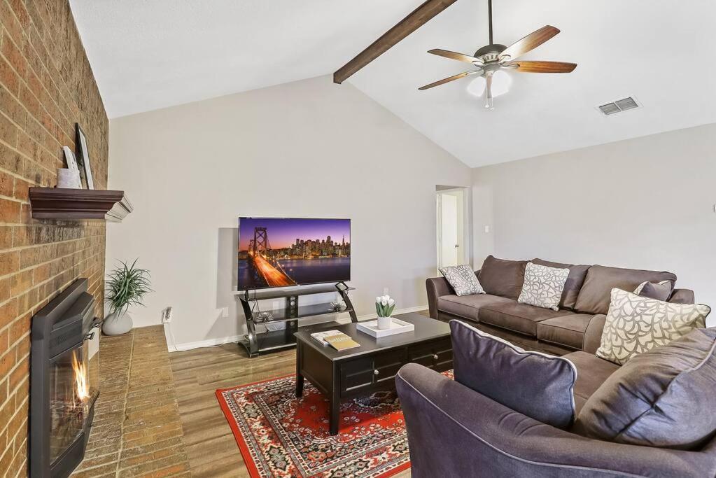 Cozy House Saginaw Tx 3Br 2Ba Sleeps 10 Just 12 Minutes Downtown Fort Worth Dış mekan fotoğraf